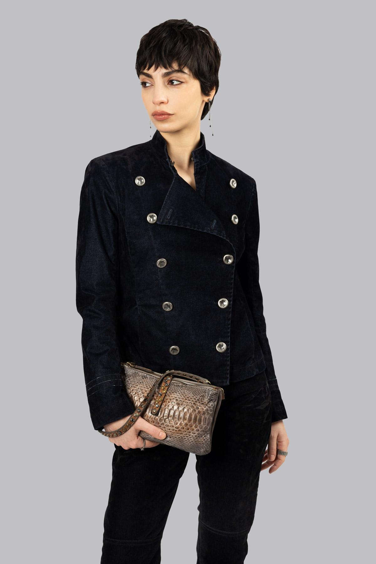 Kaylu Regin Python iron met